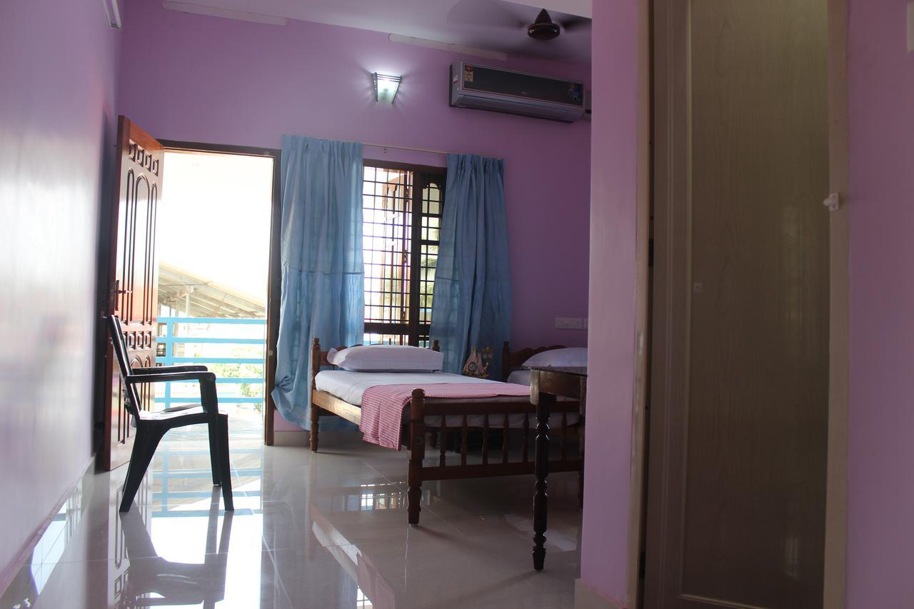 Puthenchirayil Homestay Thiruvananthapuram Bagian luar foto
