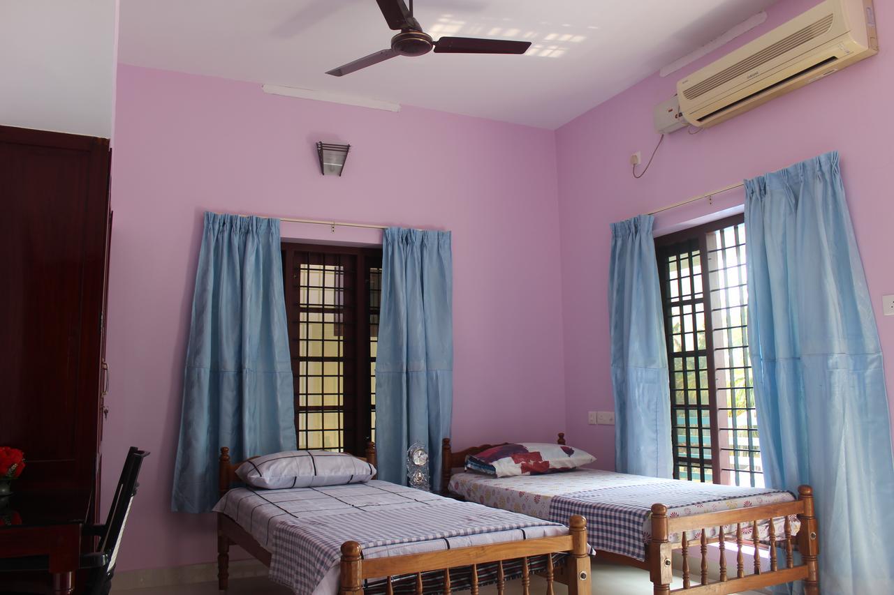 Puthenchirayil Homestay Thiruvananthapuram Bagian luar foto